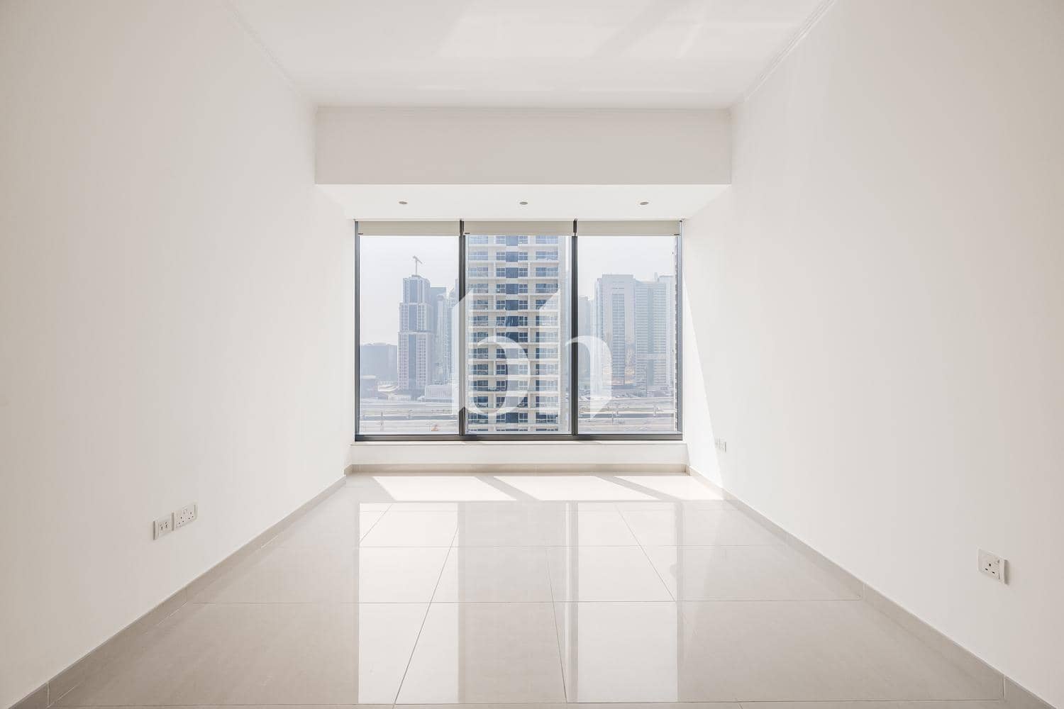 1 Bedroom Apartment in Silverene Tower A - photo 2