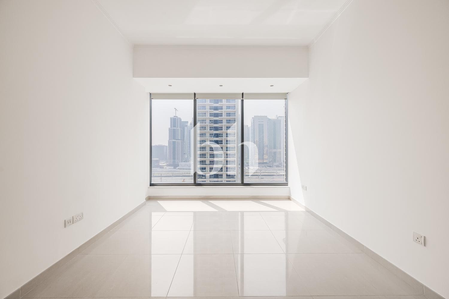 1 Bedroom Apartment in Silverene Tower A - photo 2