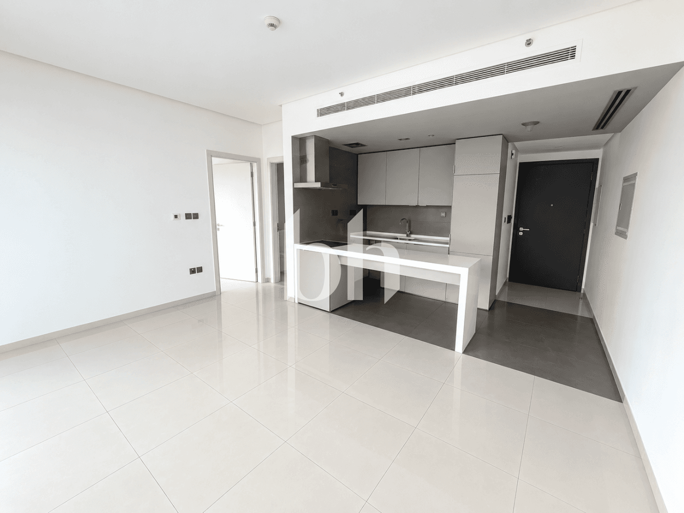 1 Bedroom Apartment in West Avenue Tower - photo 1