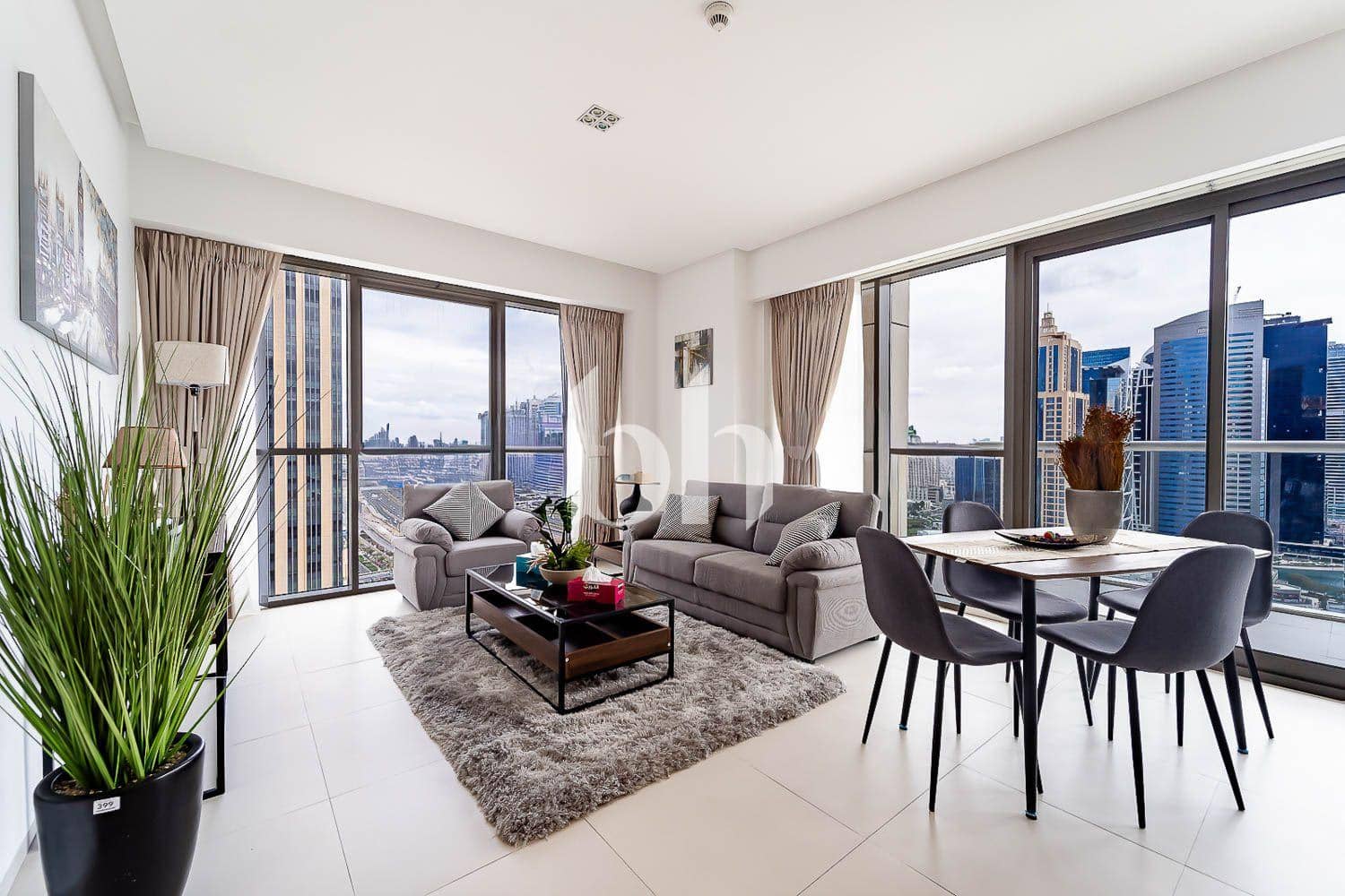 1 Bedroom Apartment in West Avenue Tower