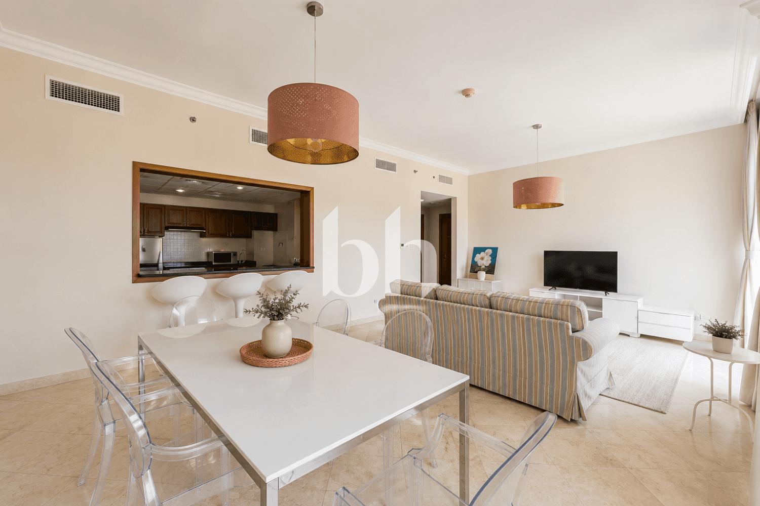 2 Bedroom Apartment in Dorra Bay - photo 2