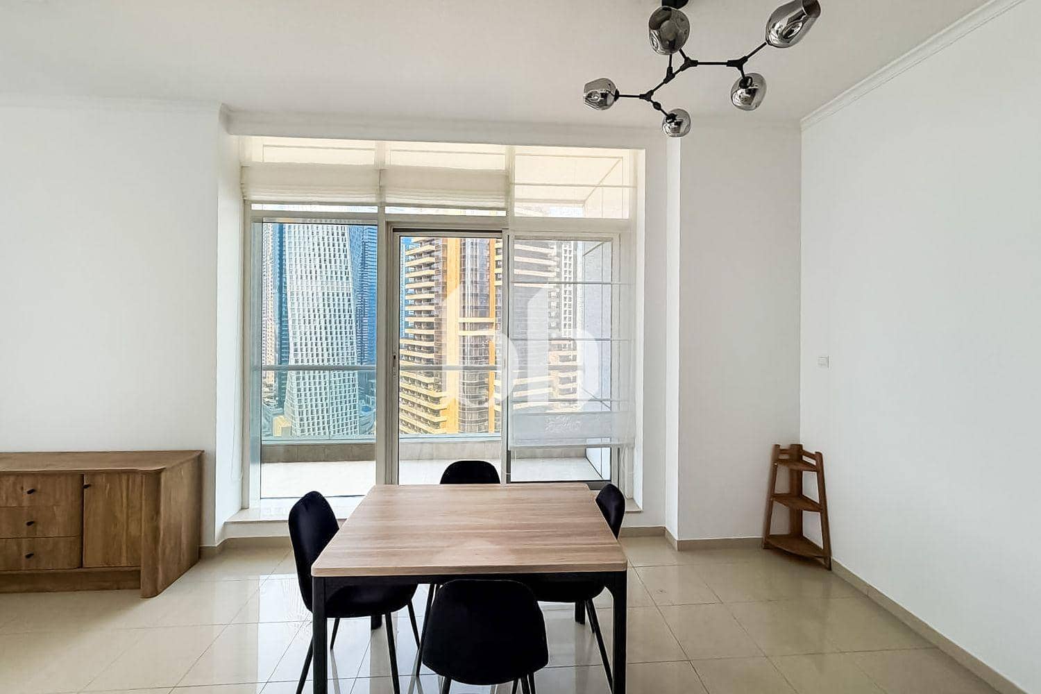1 Bedroom Apartment in Botanica Tower