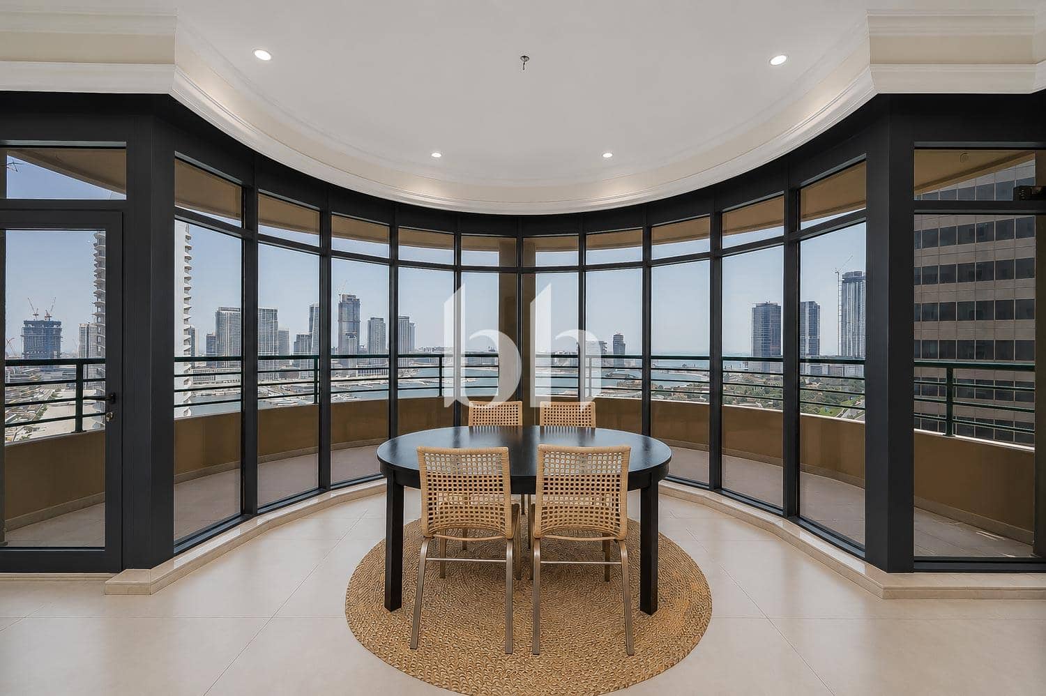 2 Bedroom Apartment in Marina Crown - photo 1