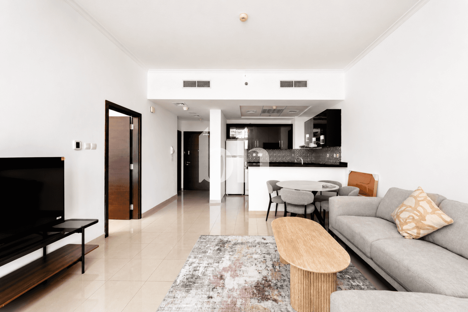 1 Bedroom Apartment in Botanica Tower