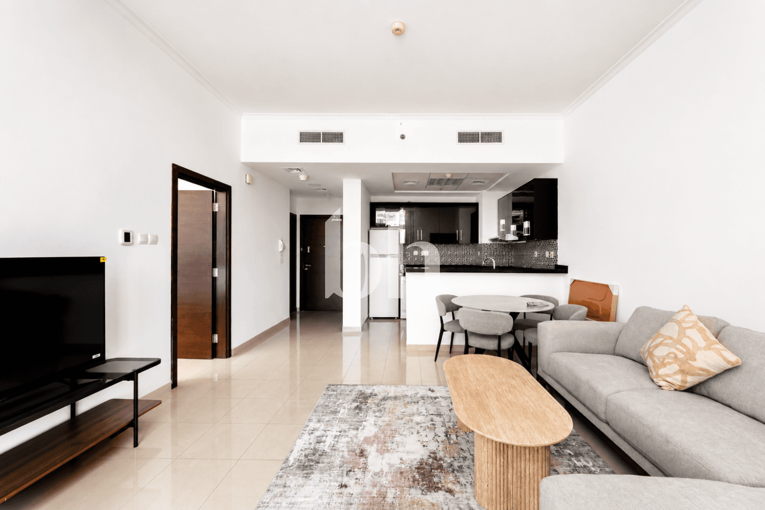 1 Bedroom Apartment in Botanica Tower
