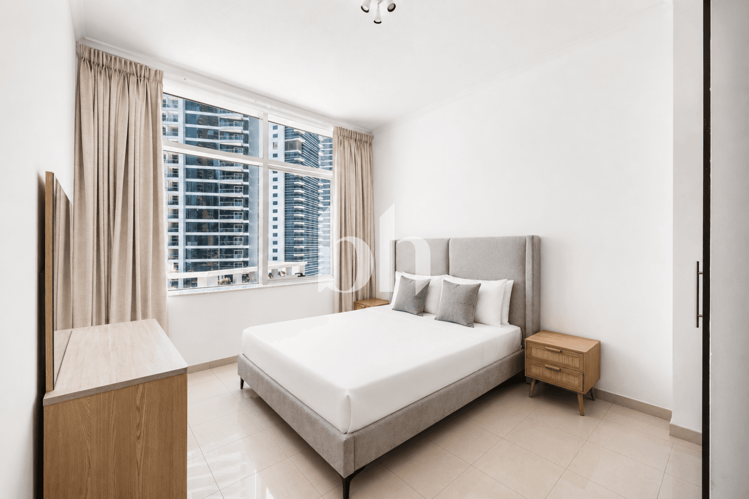 1 Bedroom Apartment in Botanica Tower - photo 2