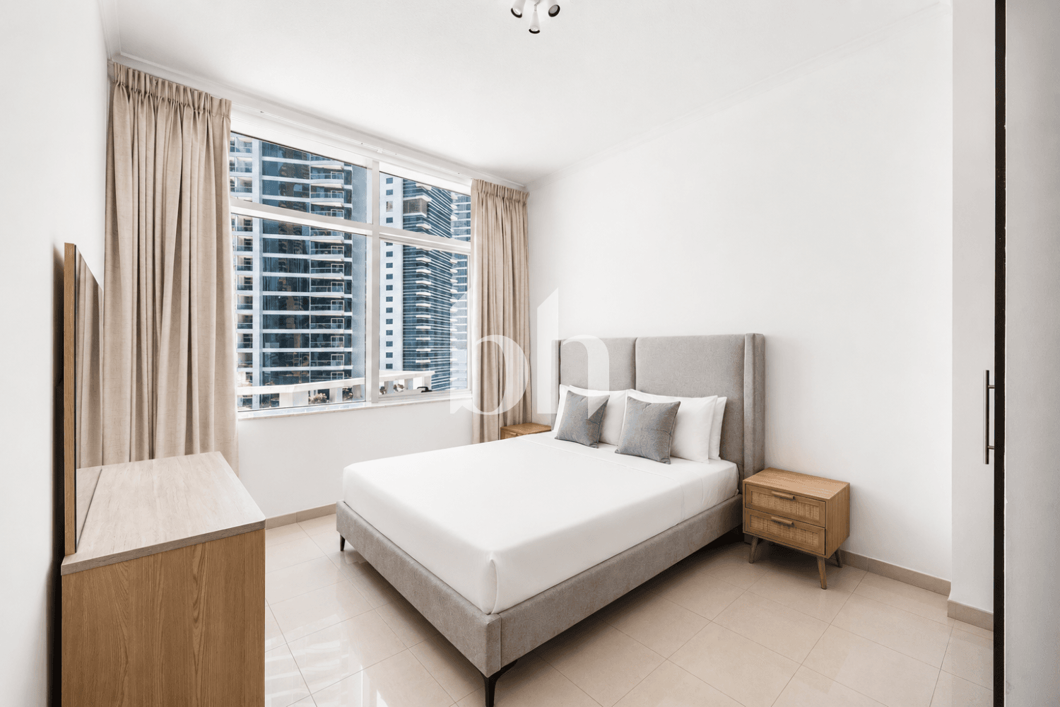 1 Bedroom Apartment in Botanica Tower - photo 2