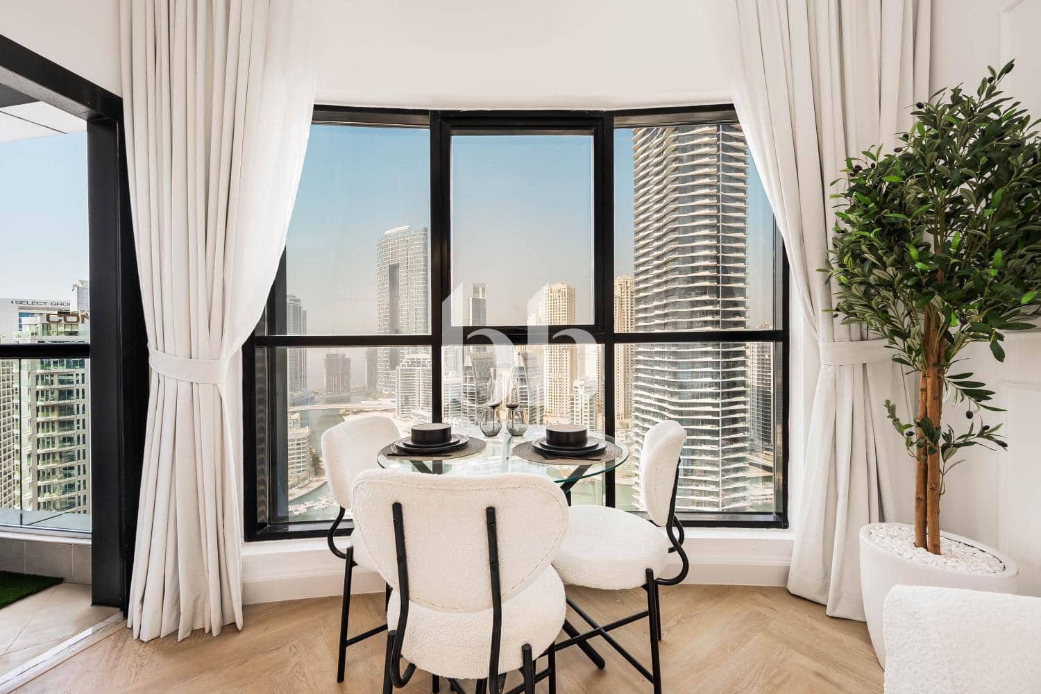 1 Bedroom Apartment in Escan Tower - photo 1