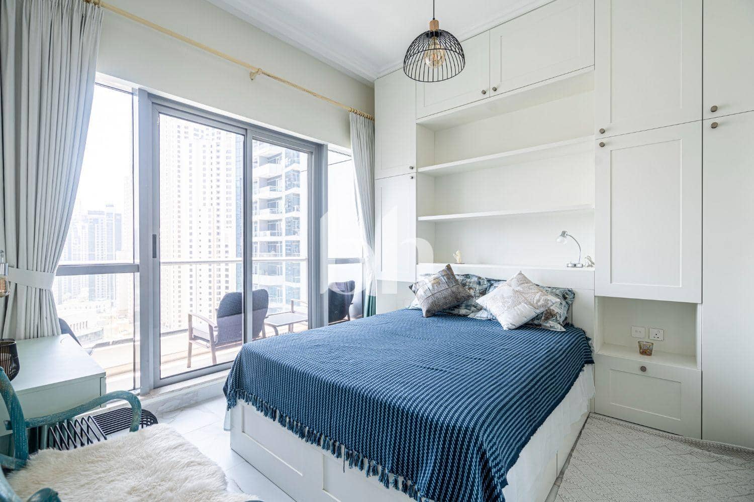 1 Bedroom Apartment in Central Tower - photo 1