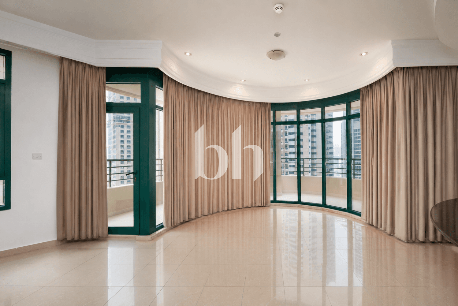 2 Bedroom Apartment in Marina Crown - photo 1