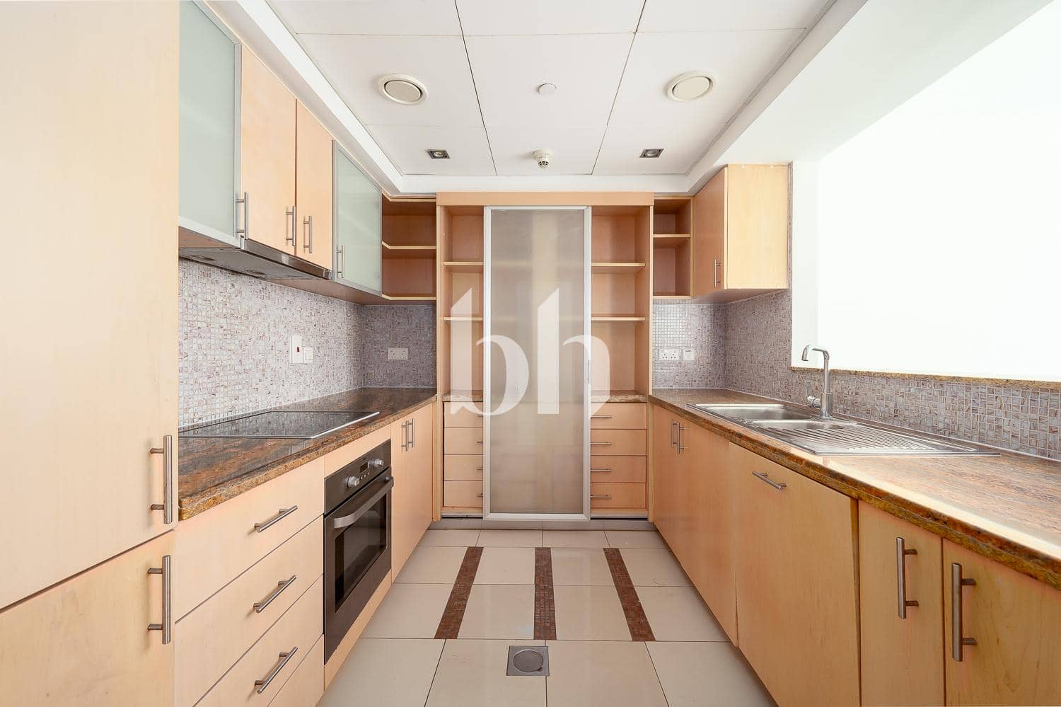 2 Bedroom Apartment in Fairfield Tower - photo 2