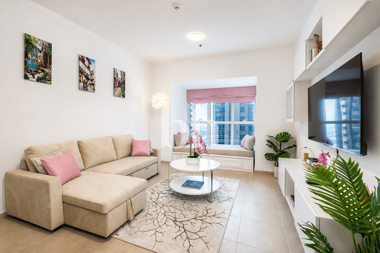 1 Bedroom Apartment in Elite Residence - photo 1