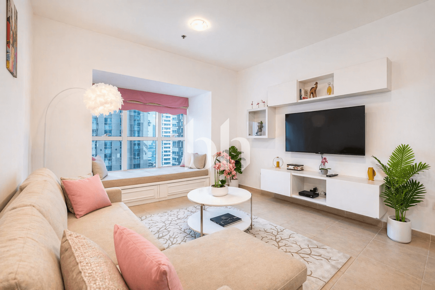1 Bedroom Apartment in Elite Residence - photo 2