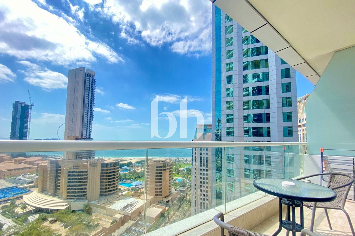 1 Bedroom Apartment in Botanica Tower