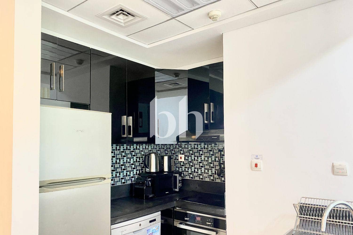 1 Bedroom Apartment in Botanica Tower - photo 1