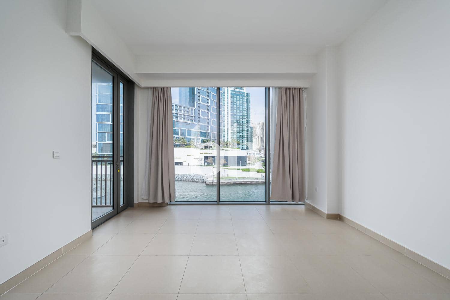 1 Bedroom Apartment in 5242 Tower 2
