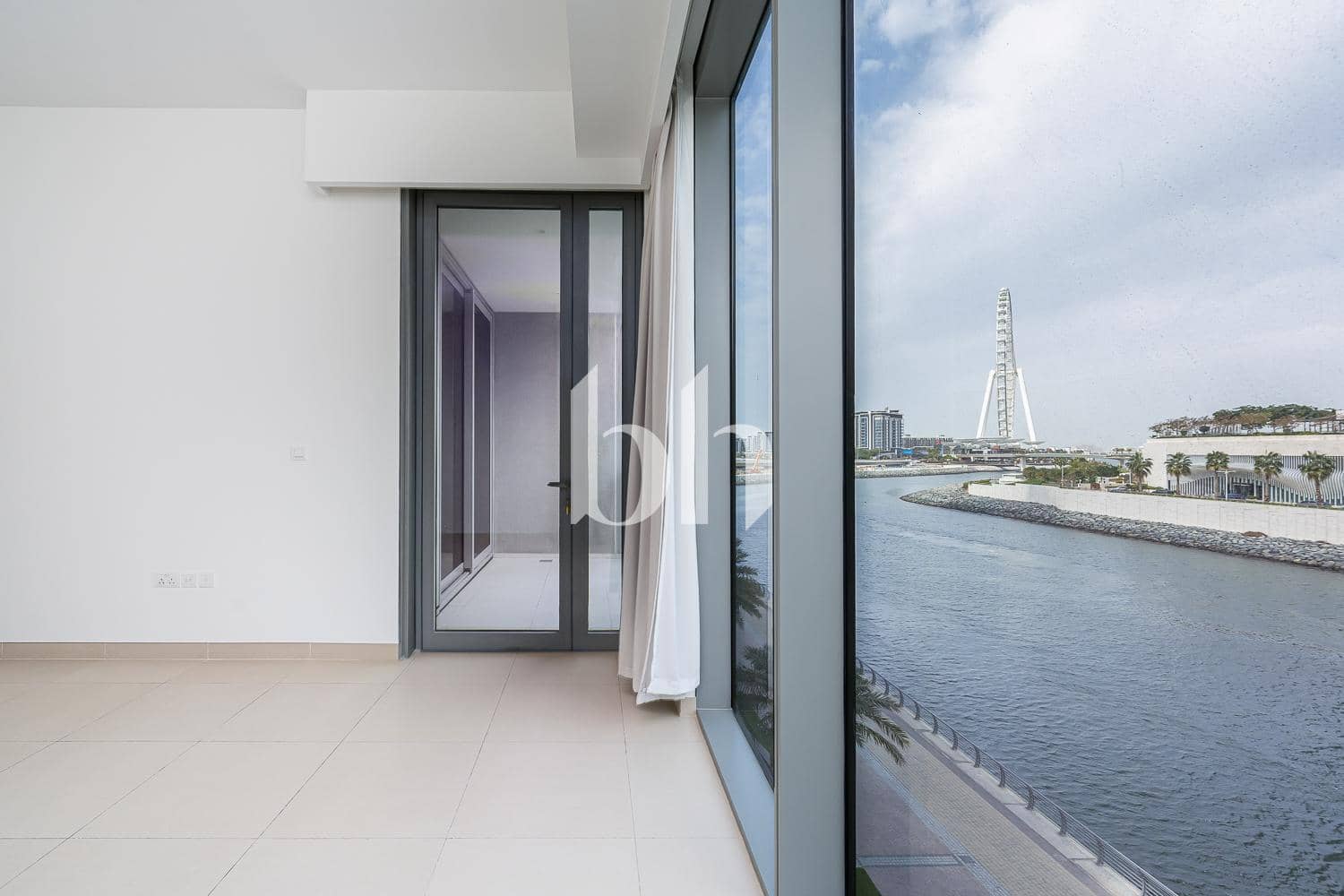 1 Bedroom Apartment in 5242 Tower 2 - photo 1