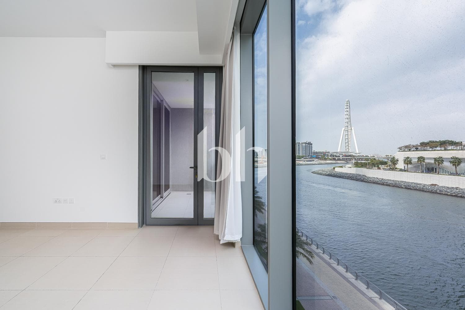 1 Bedroom Apartment in 5242 Tower 2 - photo 1