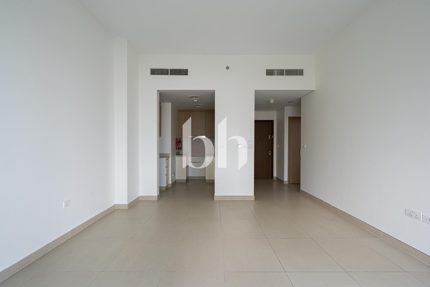 1 Bedroom Apartment in 5242 Tower 2 - photo 2
