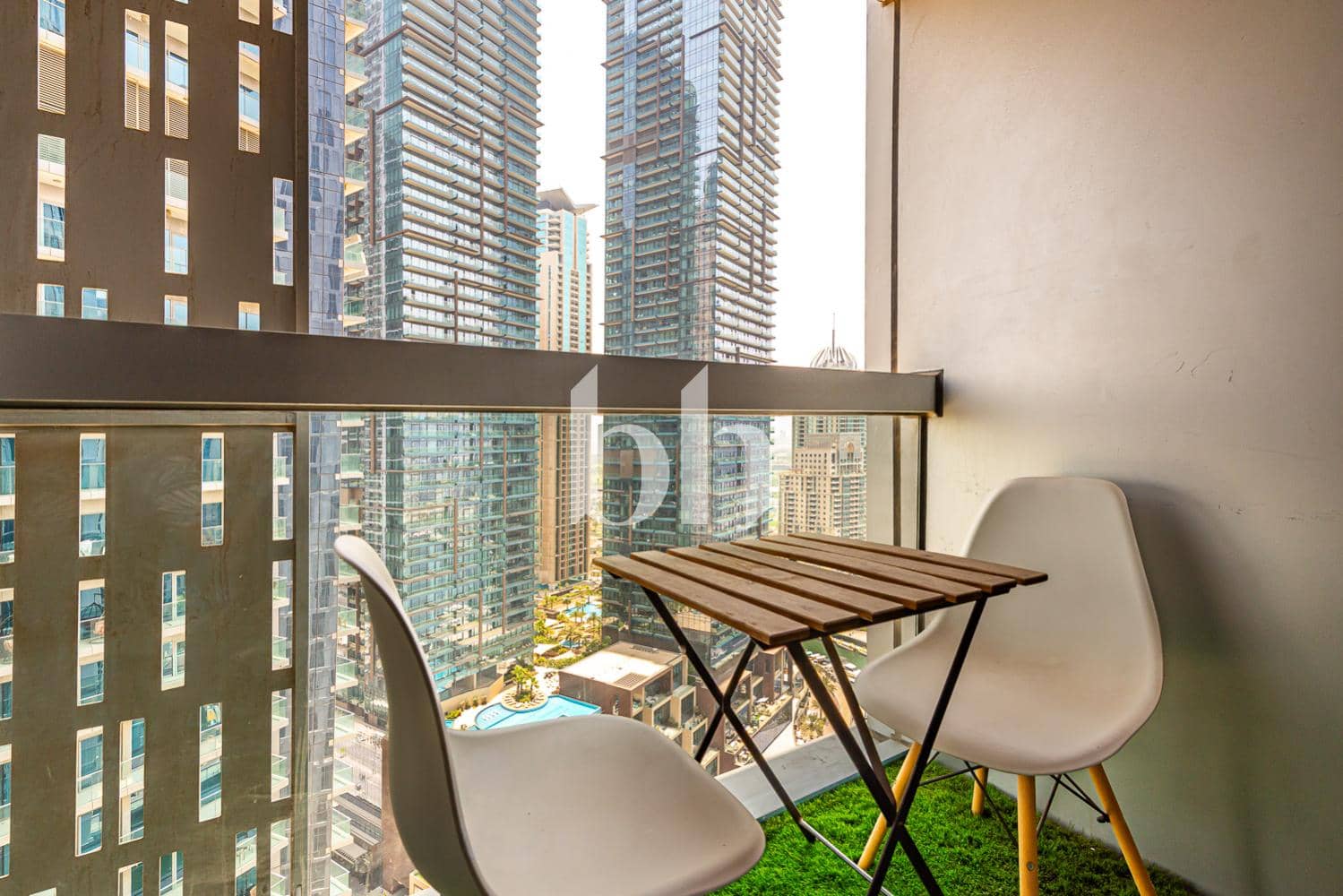 2 Bedroom Apartment in Cayan Tower - photo 1