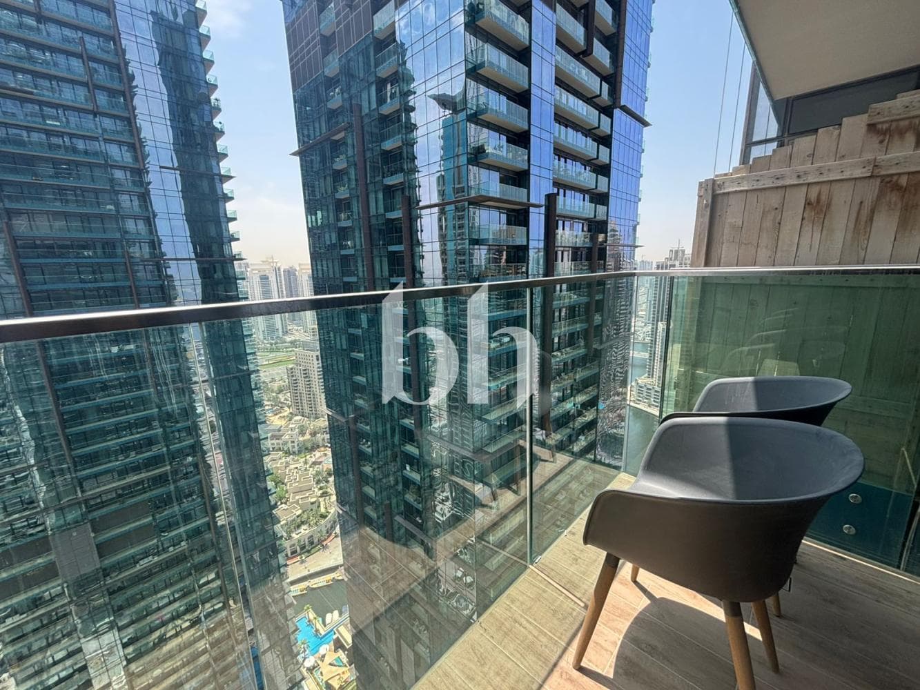 Studio Apartment in Jumeirah Living Marina Gate