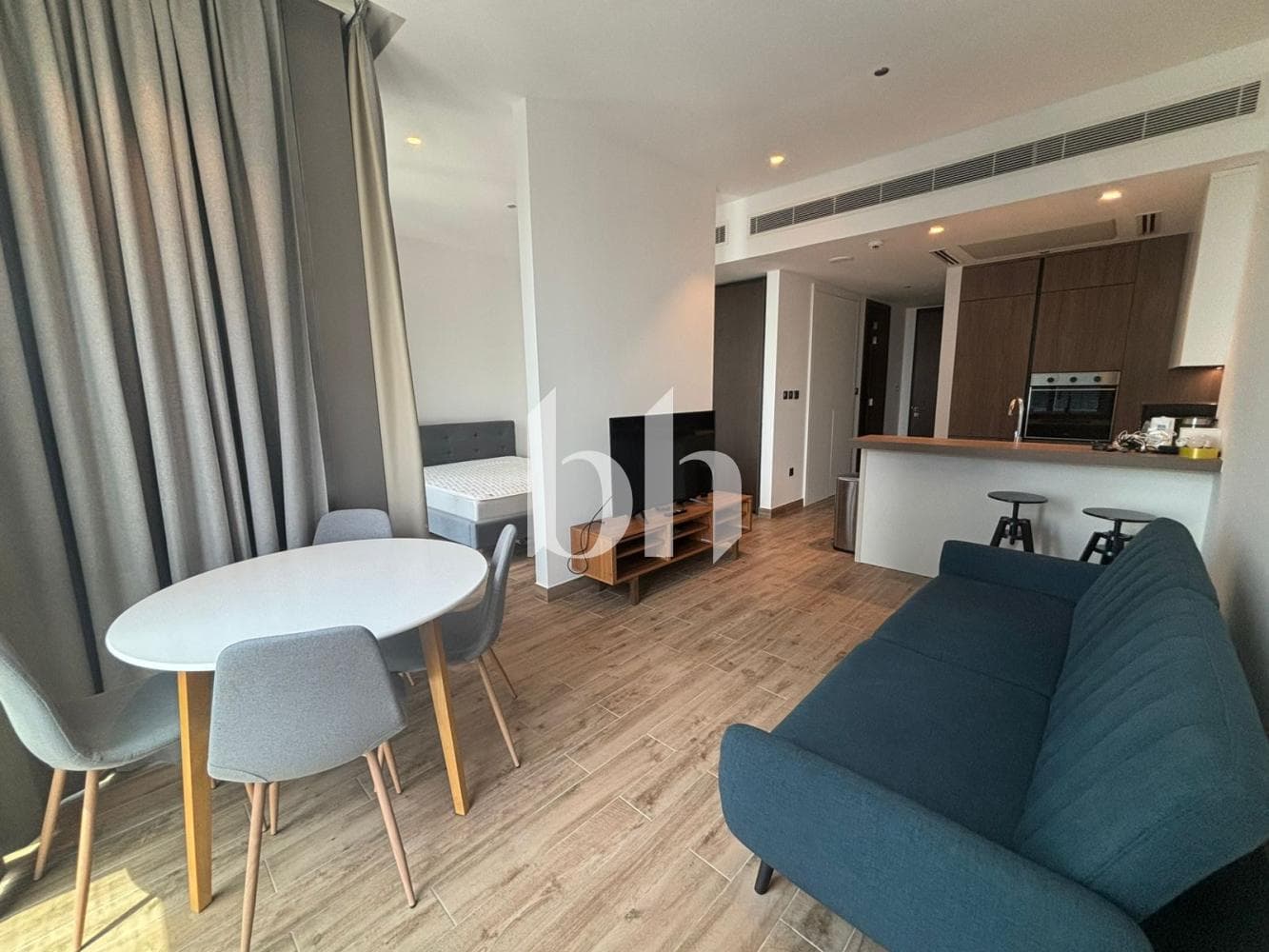 Studio Apartment in Jumeirah Living Marina Gate - photo 1