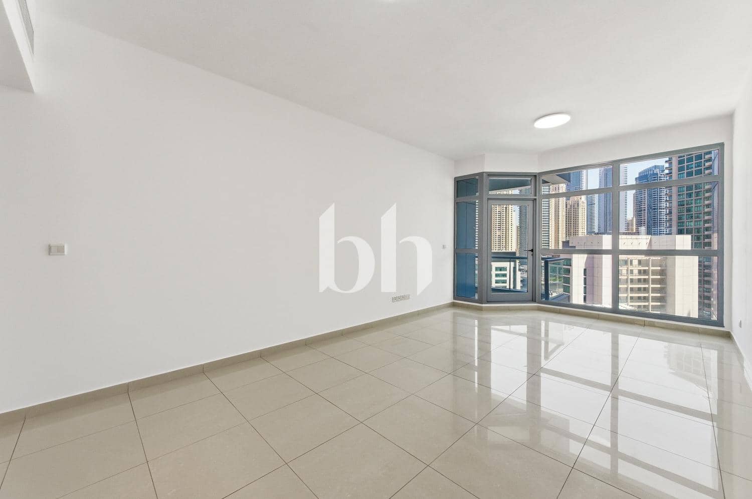 3 Bedroom Apartment in Marina Residence A - photo 1