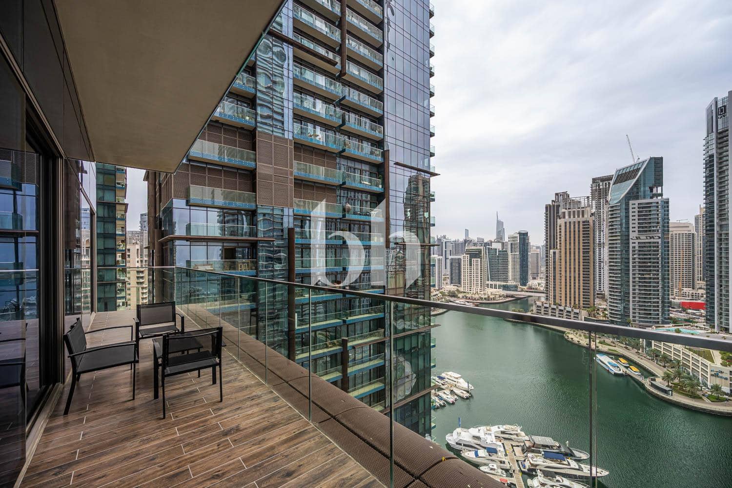 3 Bedroom Apartment in Jumeirah Living Marina Gate - photo 2