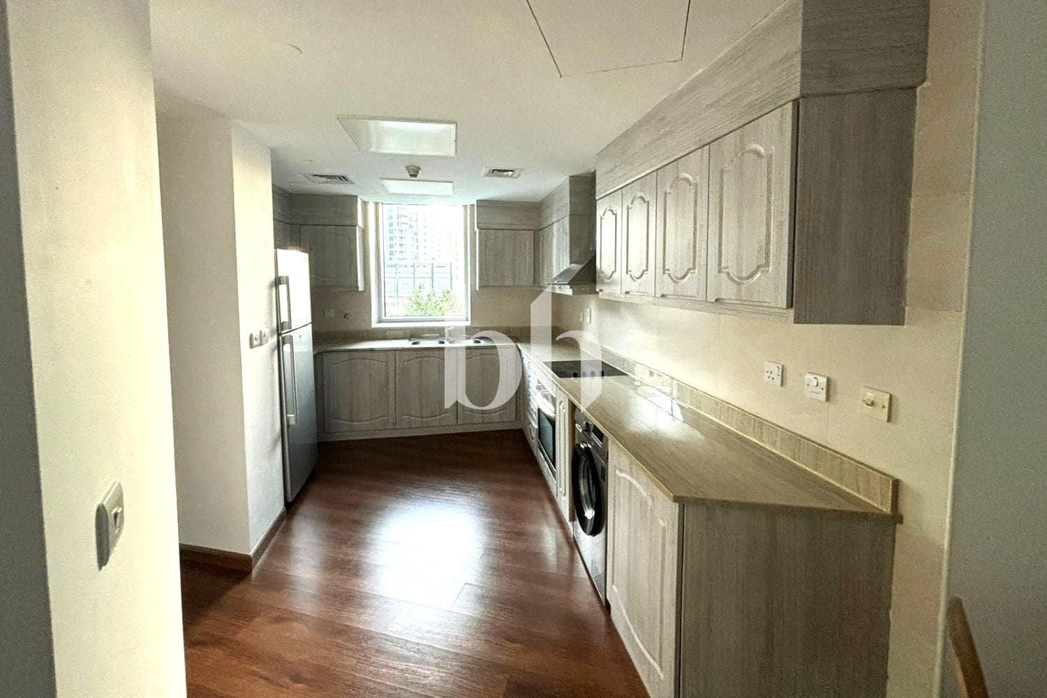 3 Bedroom Apartment in Marina Terrace - photo 1