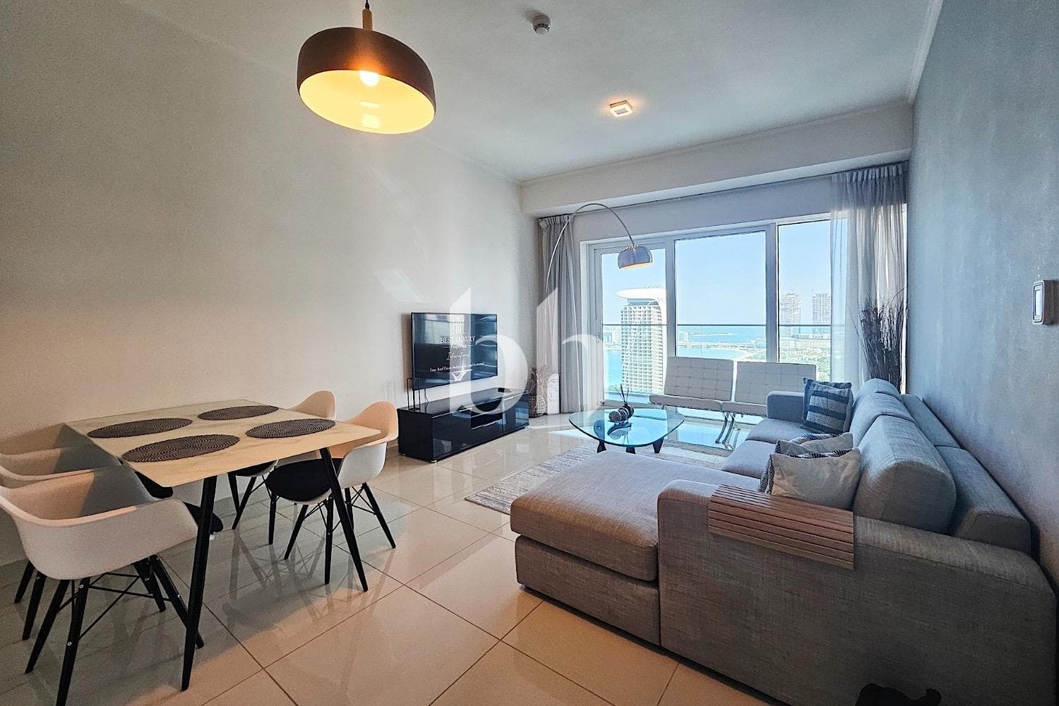 1 Bedroom Apartment in Damac Heights - photo 2