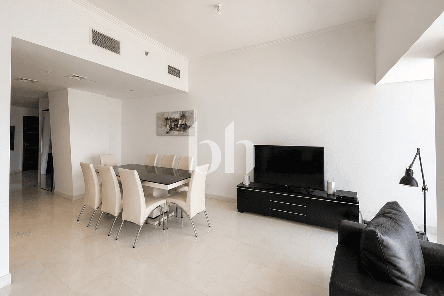 2 Bedroom Apartment in Cayan Tower - photo 2