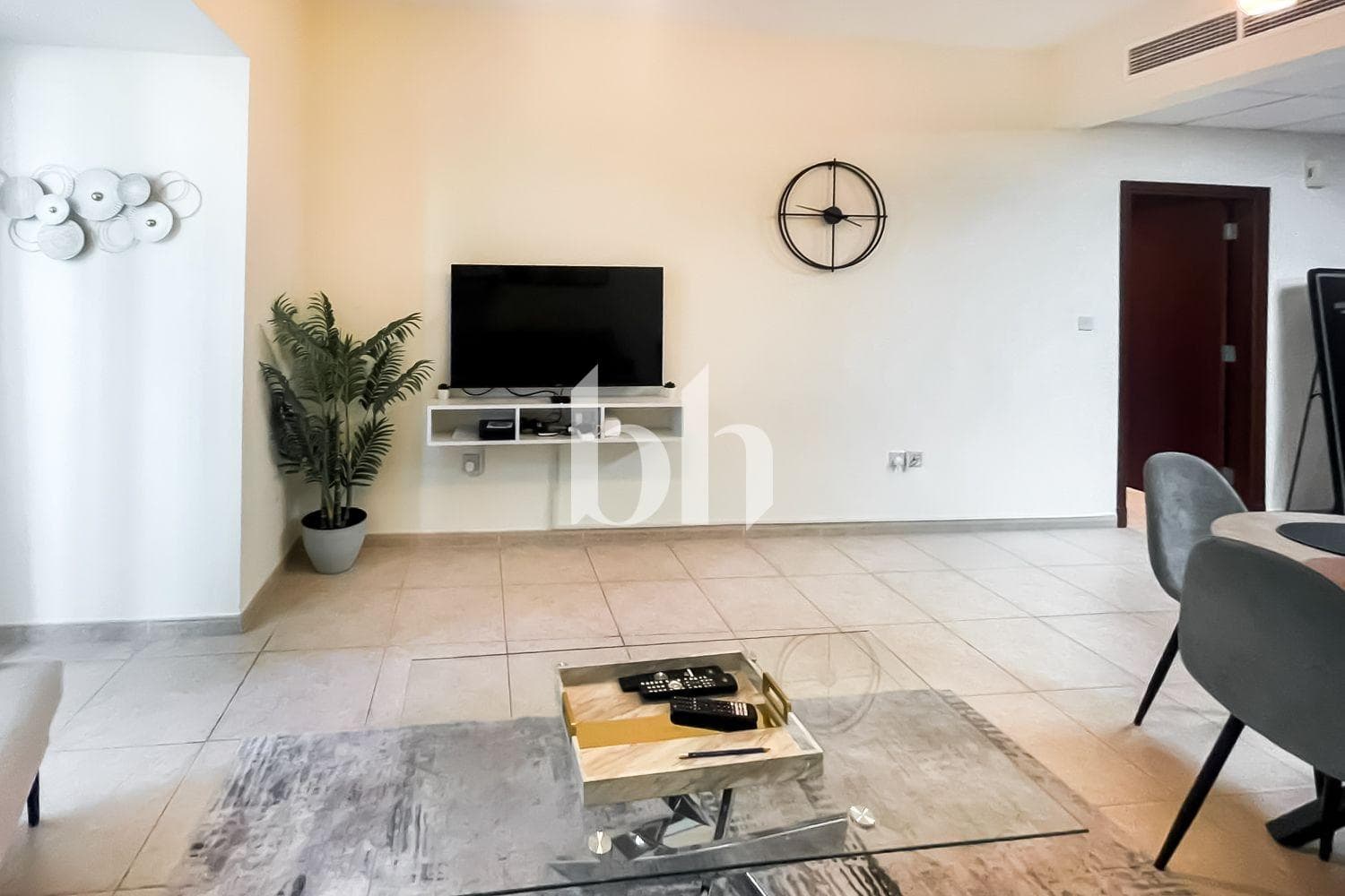 1 Bedroom Apartment in Elite Residence - photo 2