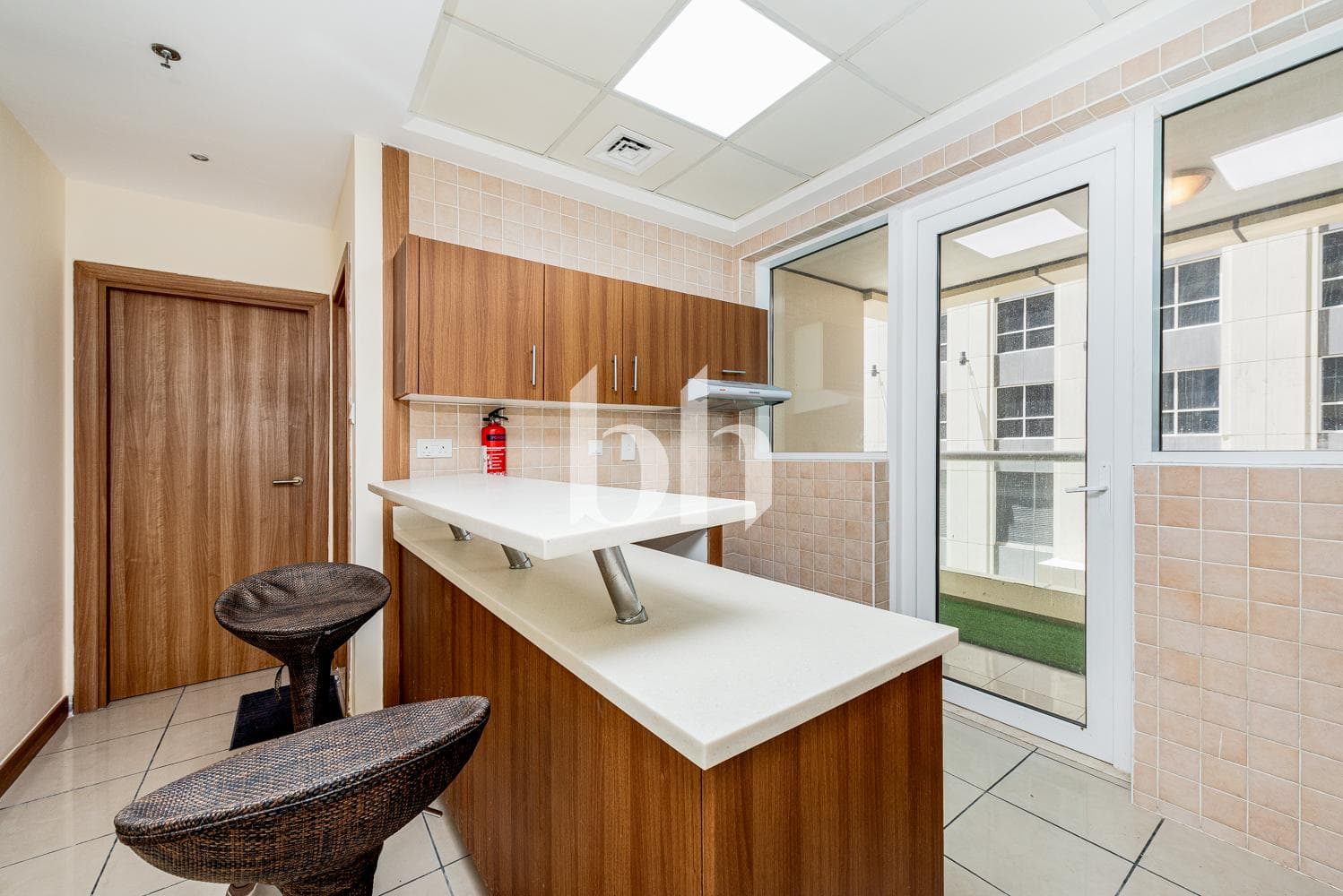 1 Bedroom Apartment in Sulafa Tower - photo 2