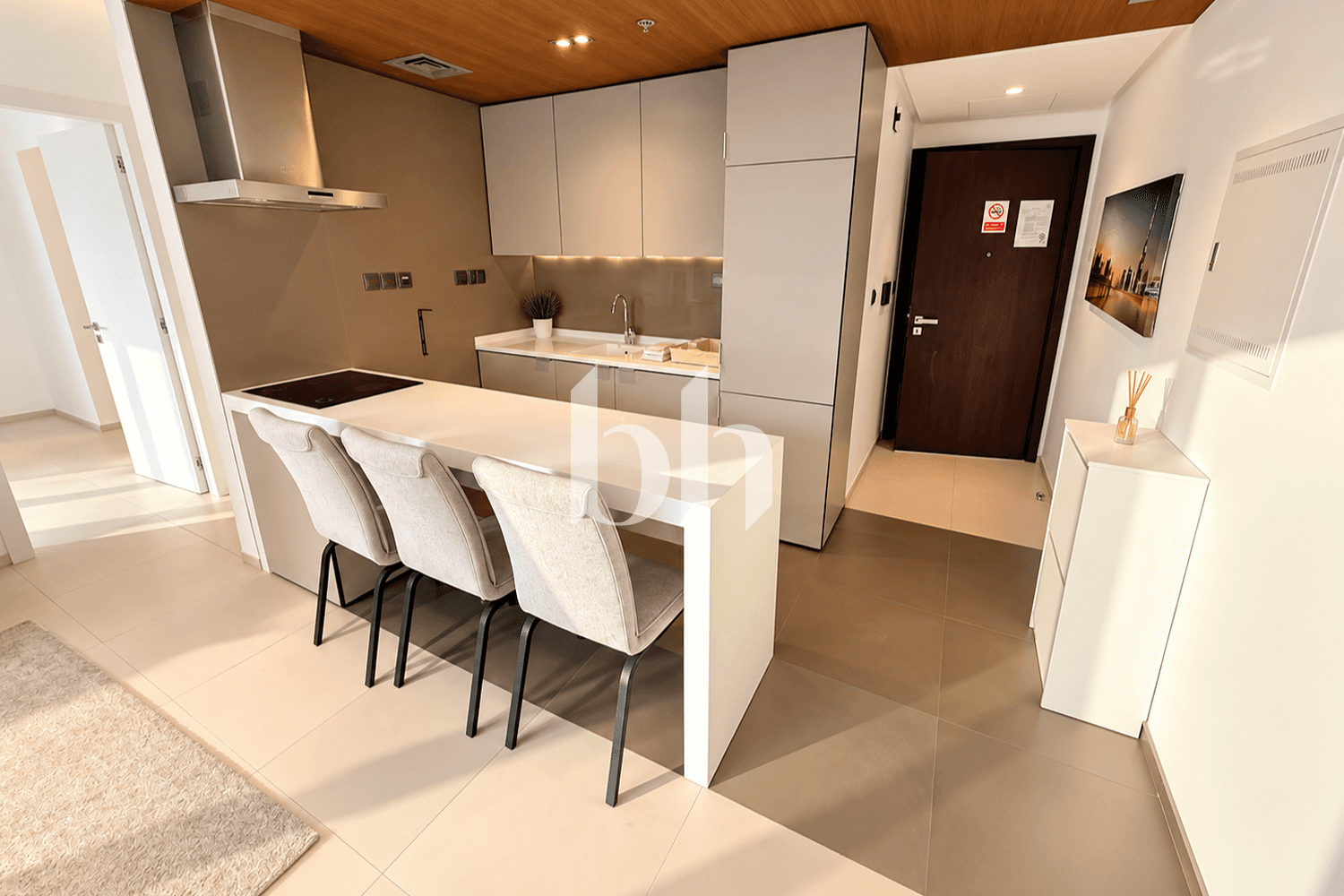 1 Bedroom Apartment in West Avenue Tower - photo 2