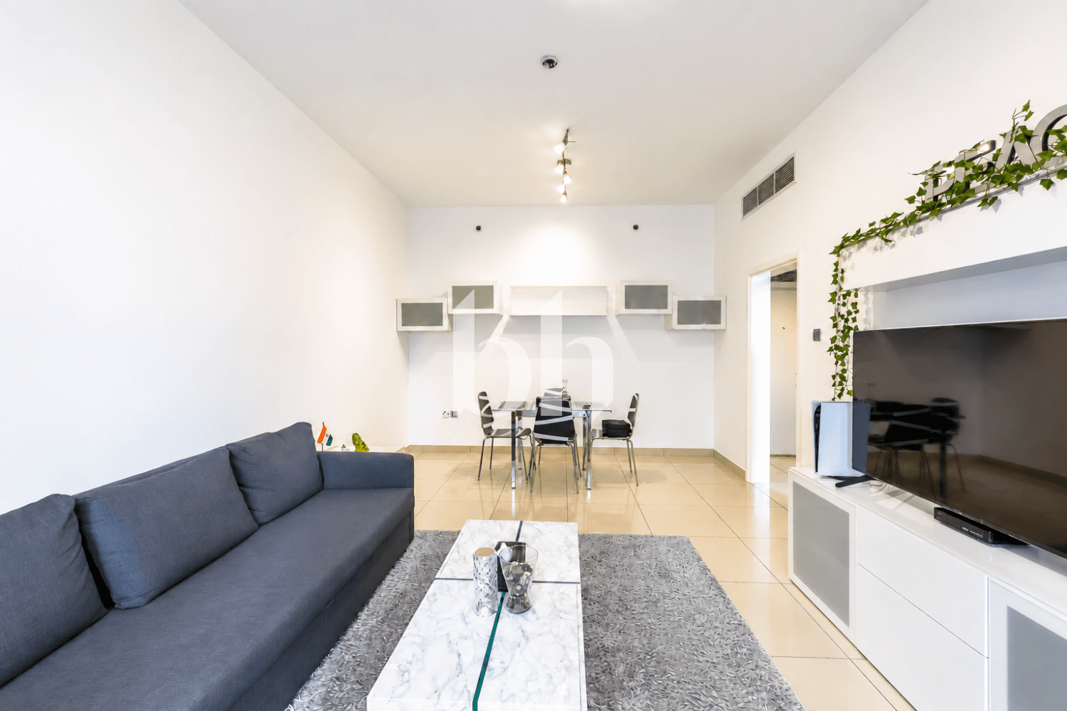 1 Bedroom Apartment in Marina Pinnacle - photo 2