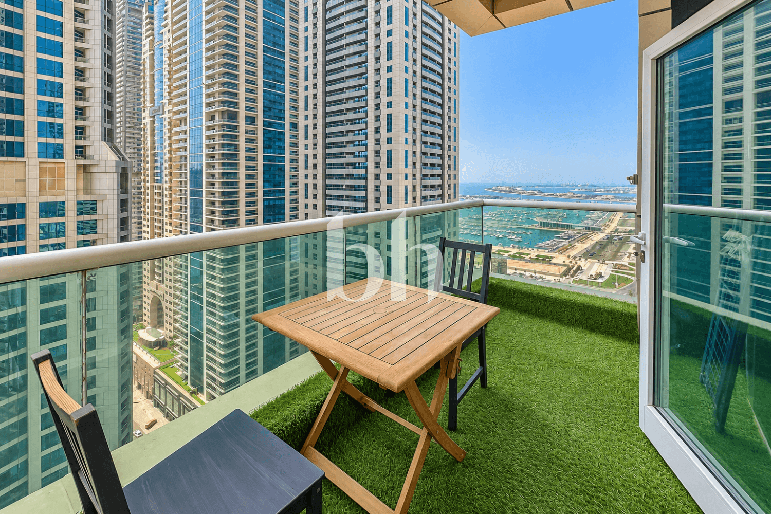 1 Bedroom Apartment in Marina Pinnacle - photo 1