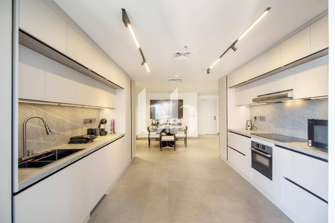 2 Bedroom Apartment in Emirates Crown - photo 2