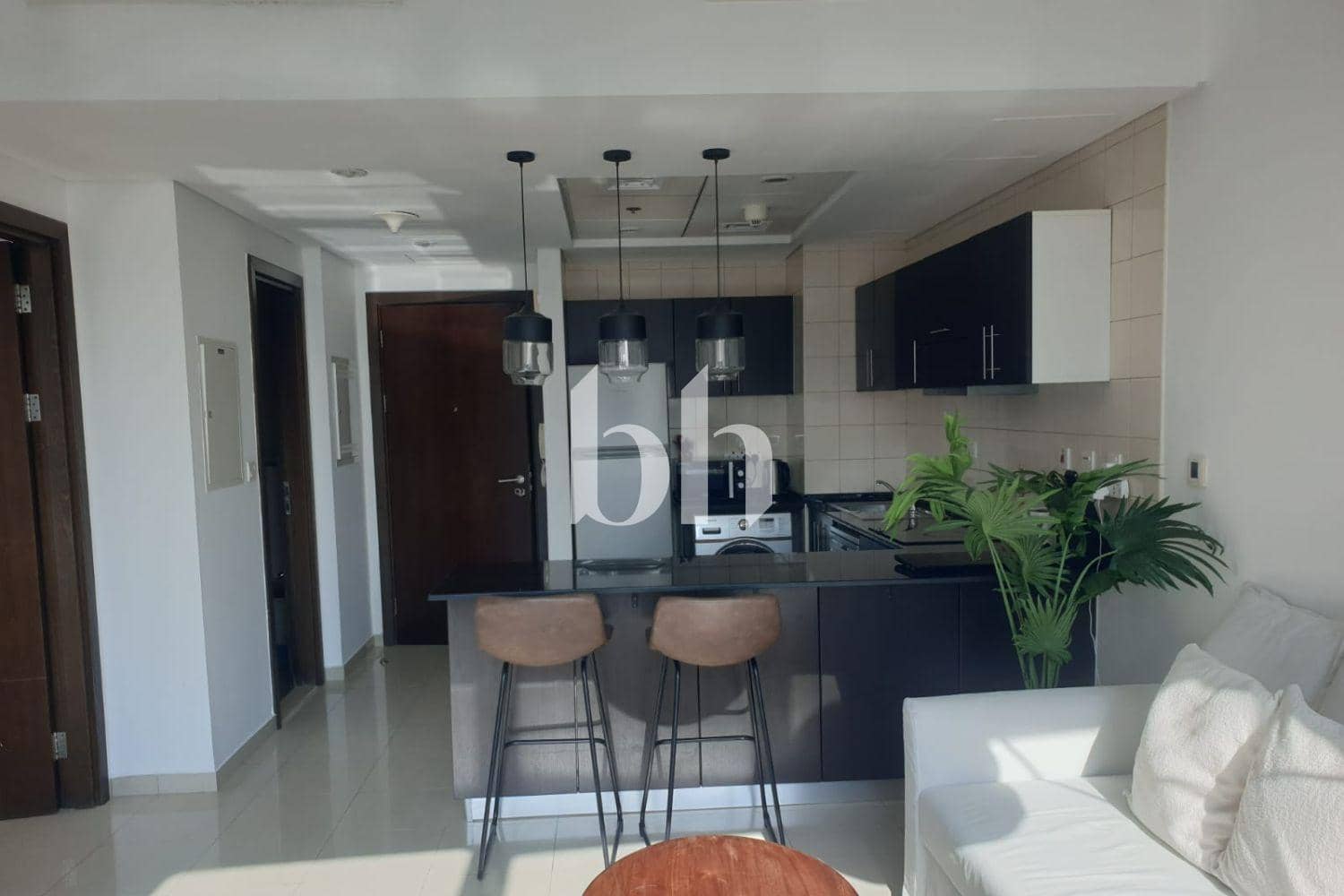 1 Bedroom Apartment in Central Tower - photo 2
