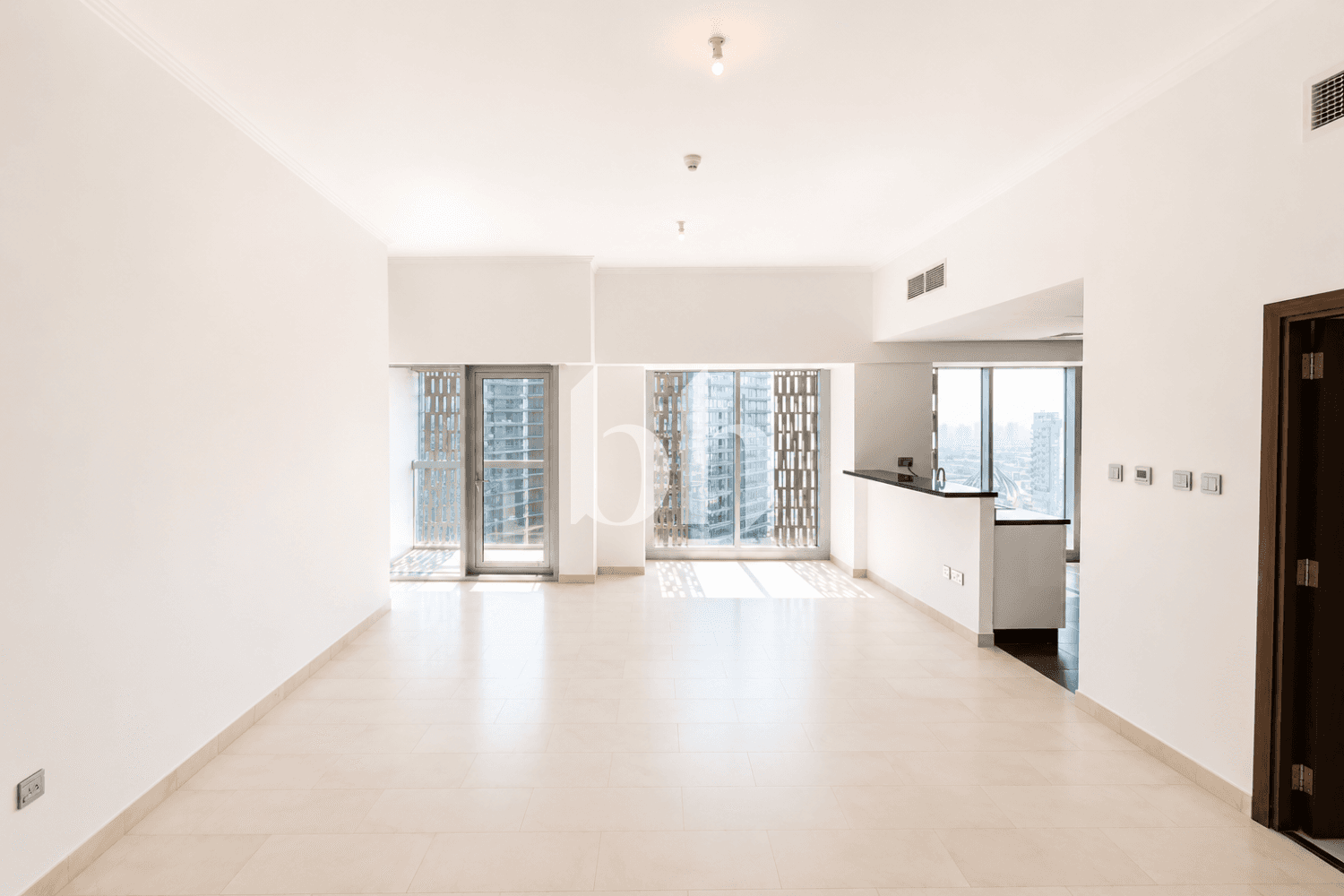 3 Bedroom Apartment in Cayan Tower - photo 1