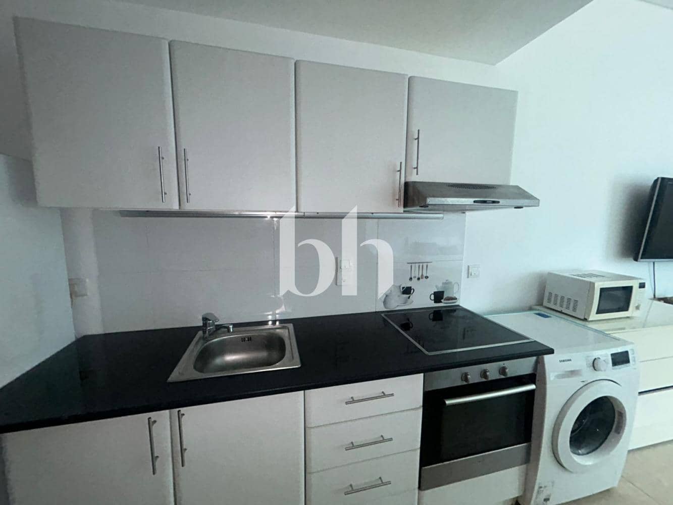Studio Apartment in Yacht Bay - photo 1