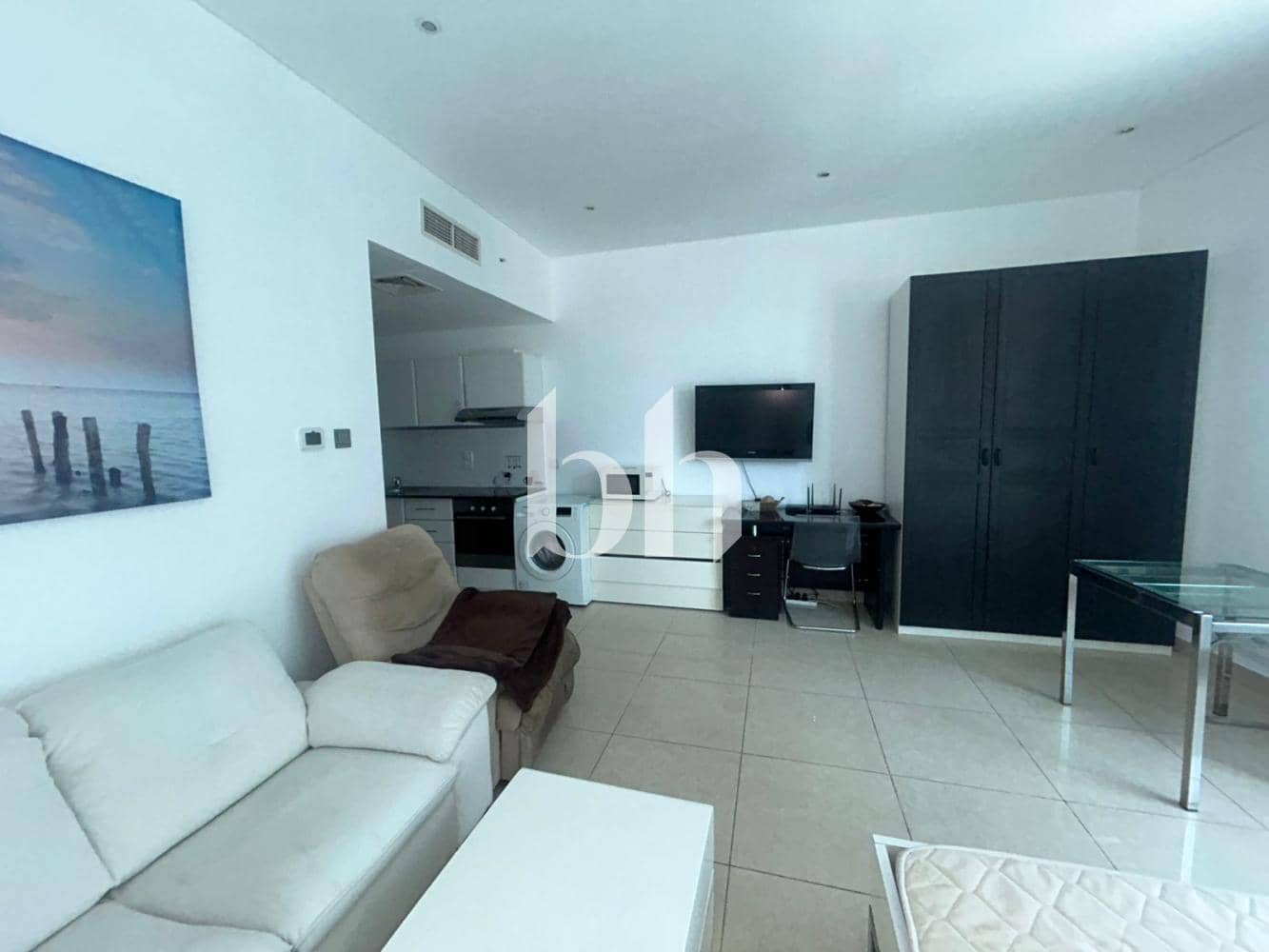 Studio Apartment in Yacht Bay
