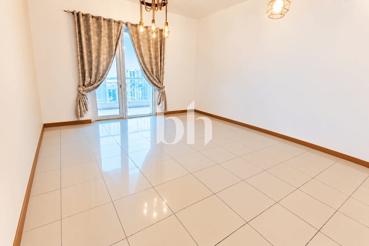 2 Bedroom Apartment in Sulafa Tower - photo 1