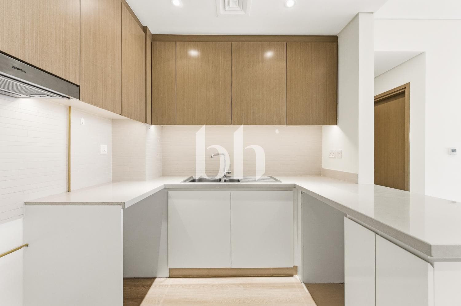 2 Bedroom Apartment in 5242 Tower 2 - photo 2