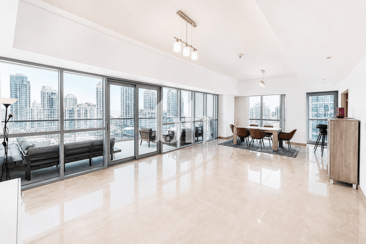 3 Bedroom Apartment in The Jewel Tower B