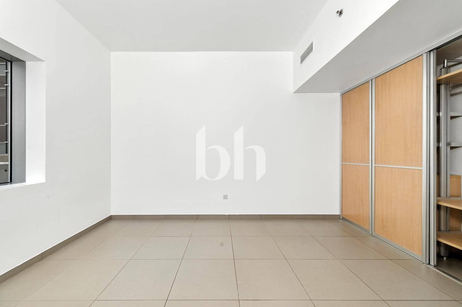 Studio Apartment in Ariyana Tower - photo 2