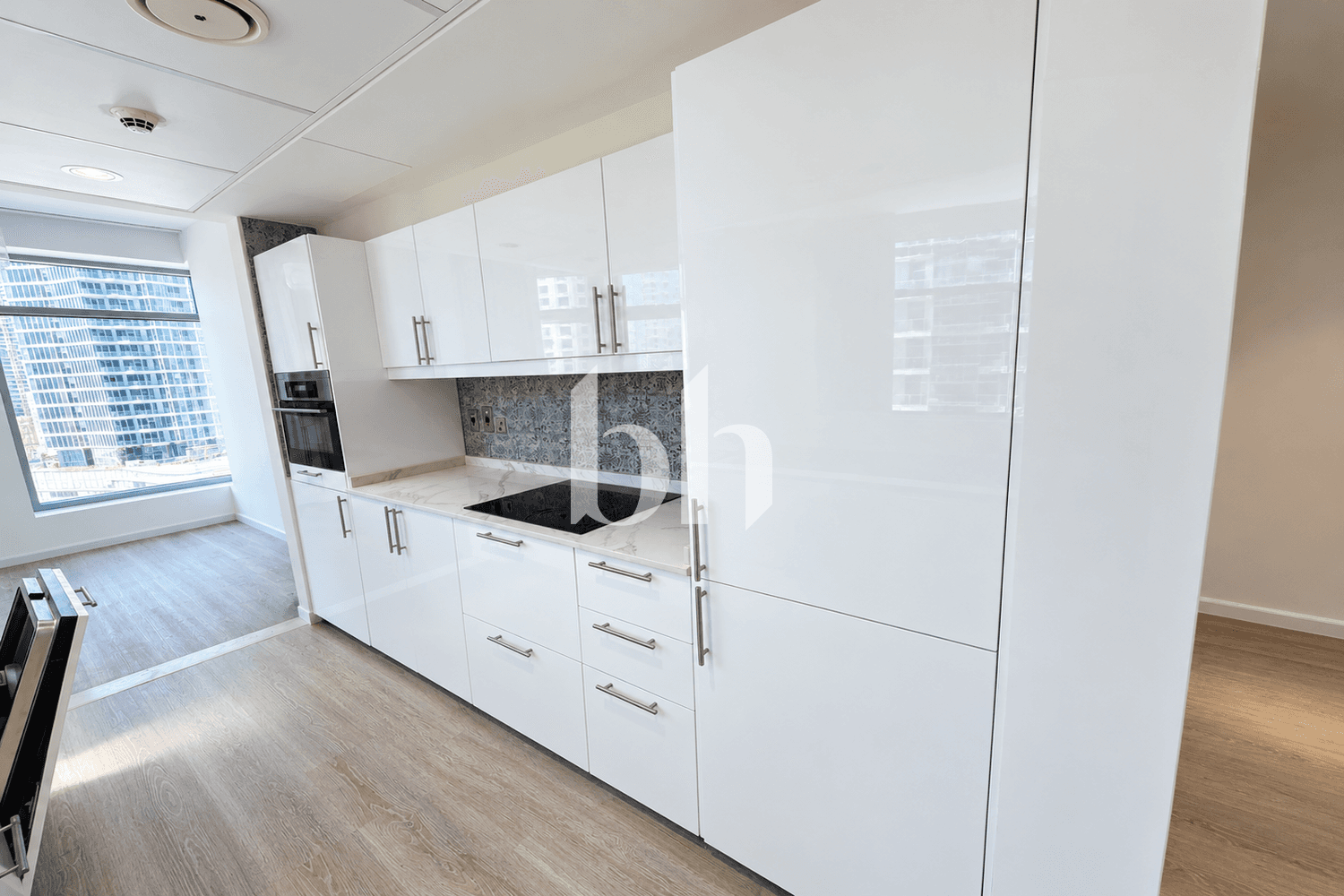 1 Bedroom Apartment in Fairfield Tower - photo 2