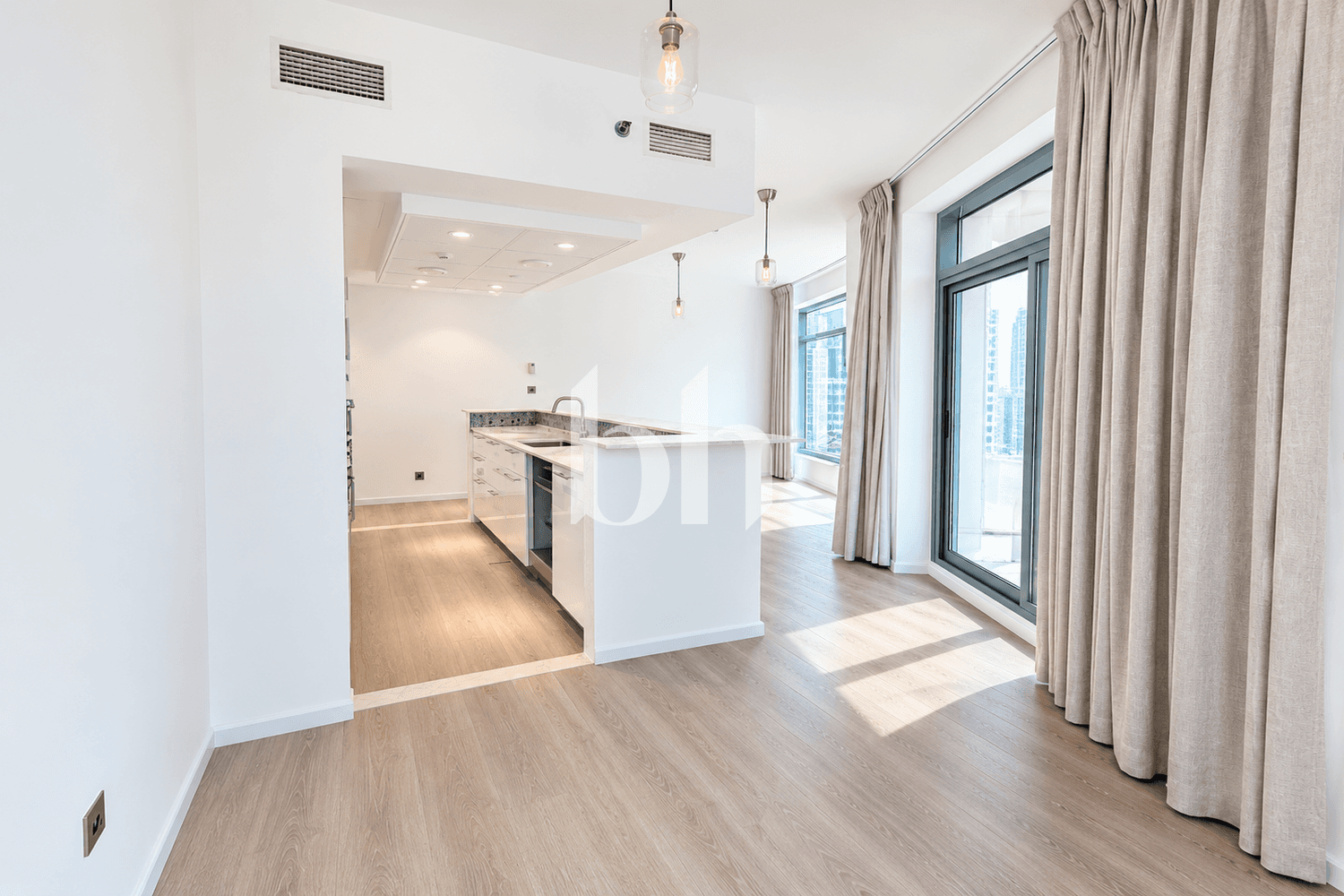 1 Bedroom Apartment in Fairfield Tower - photo 1