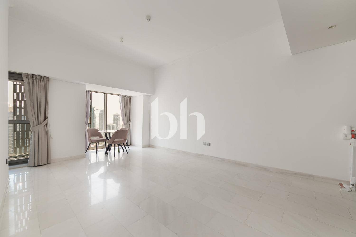 1 Bedroom Apartment in Cayan Tower - photo 2