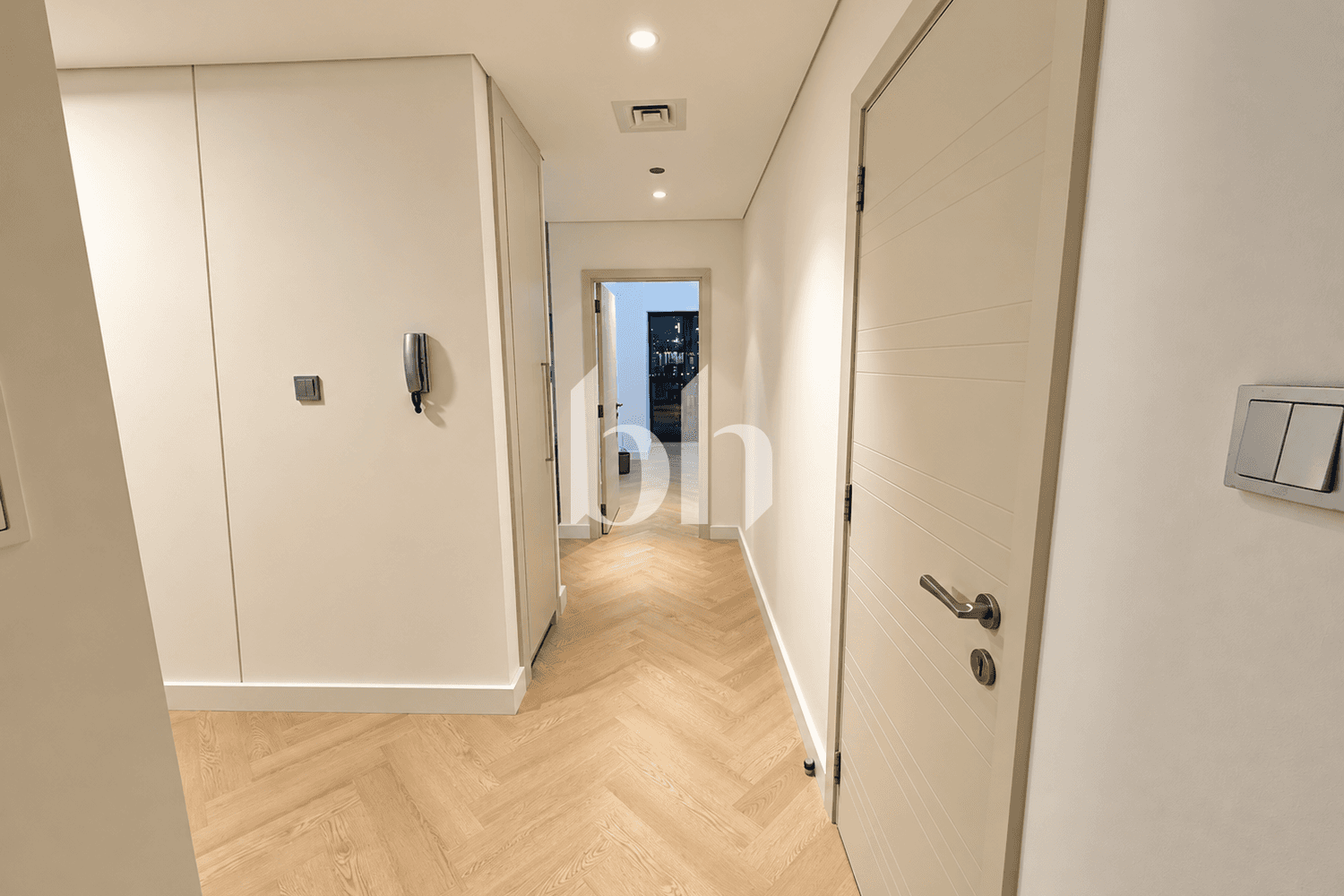 1 Bedroom Apartment in Cayan Tower - photo 2