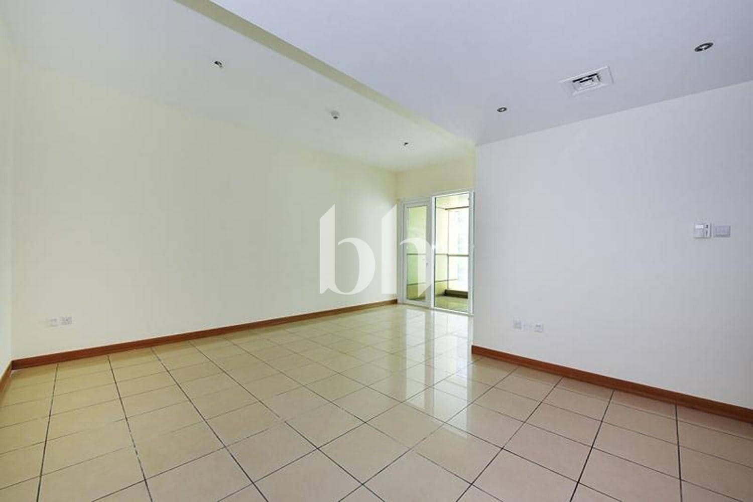 1 Bedroom Apartment in Sulafa Tower - photo 1